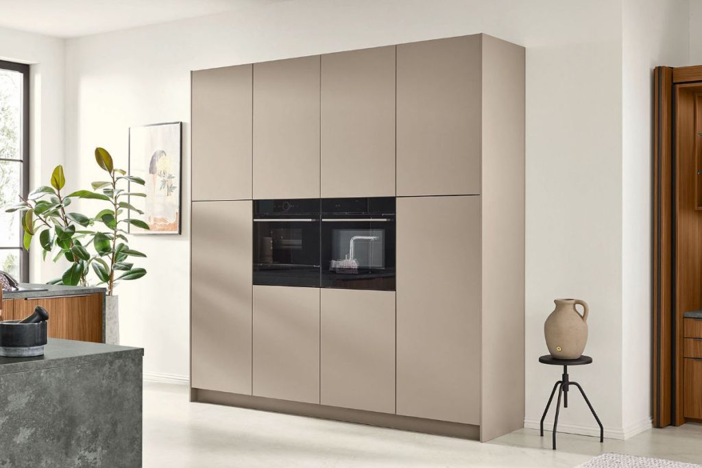 Küchenstudio Ettlingen moderne Einbauküche mit Bambi Matratzen Beratung vor Ort